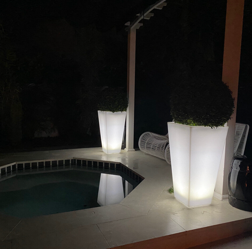 76 cm Cordless – Illuminated LED Tapered Planter
